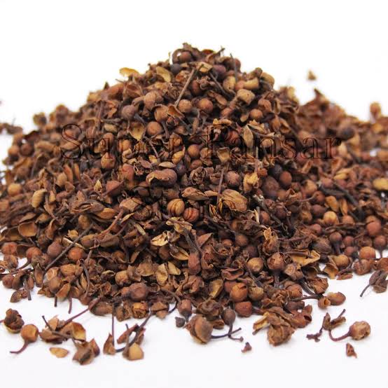 ناگ کیسر — Nag Kesar (Mesua ferrea)