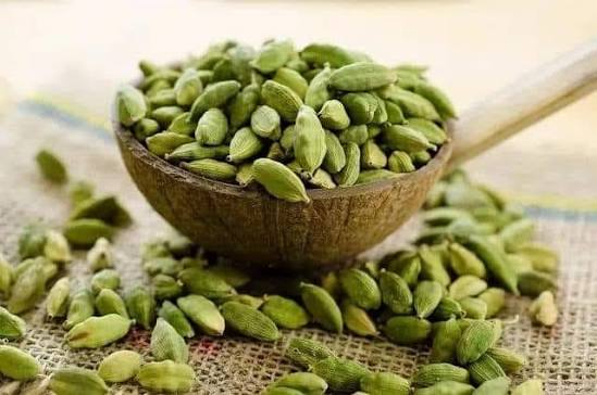 الائچی سبز – خالص قدرتی سبز الائچی | Premium Green Cardamom